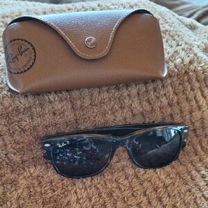 Ray-Ban Tortoise Polarized Sunglasses with Tan Case